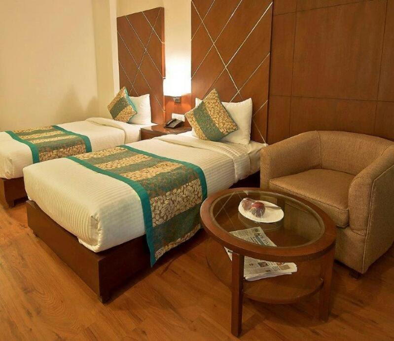 Hotel Apple Tree Gurgaon Exteriör bild
